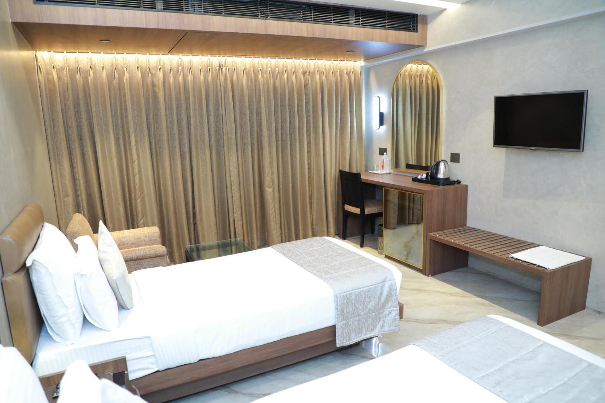 Hotel Archana Residency Mumbai Exterior photo