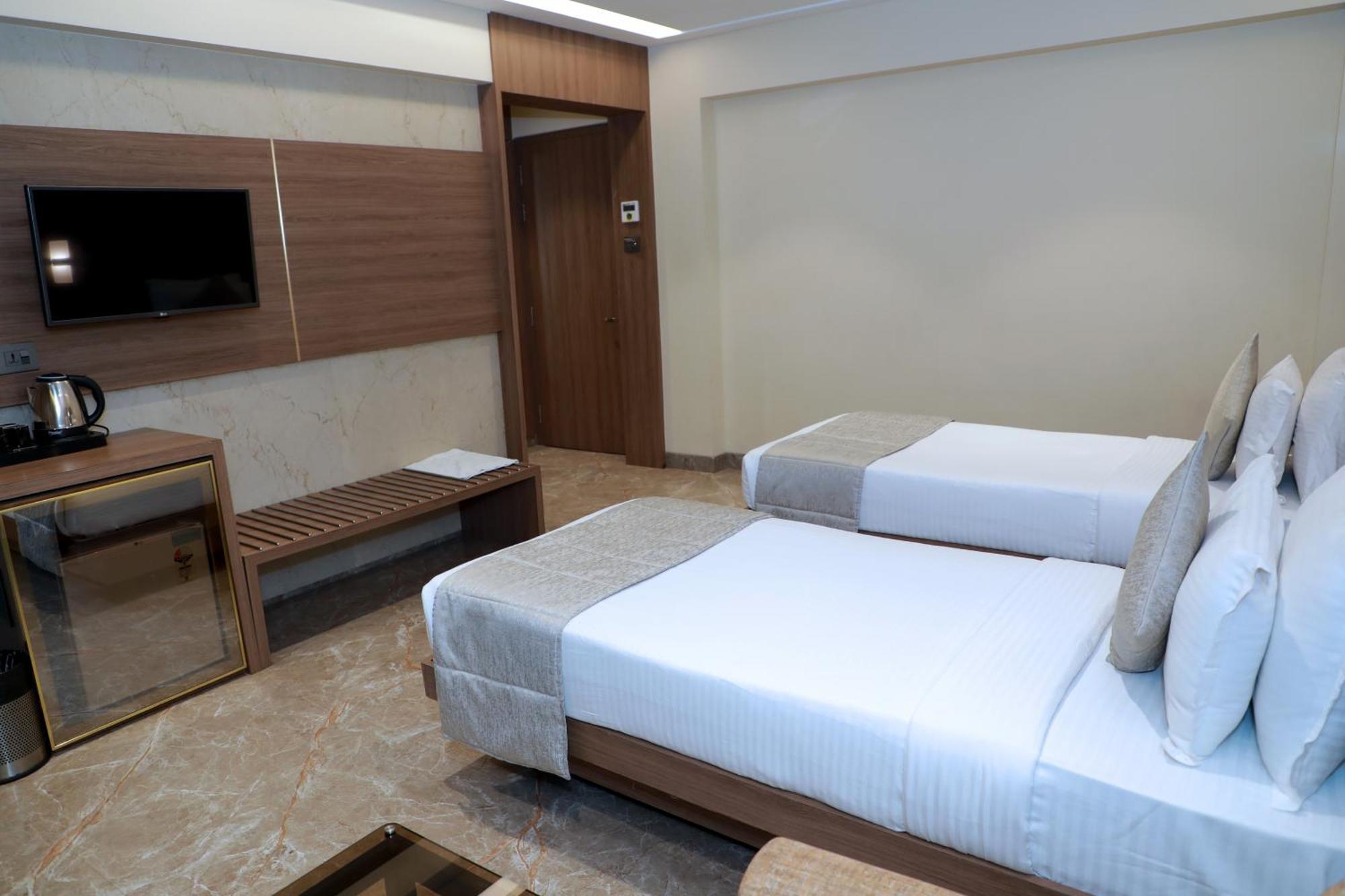 Hotel Archana Residency Mumbai Exterior photo