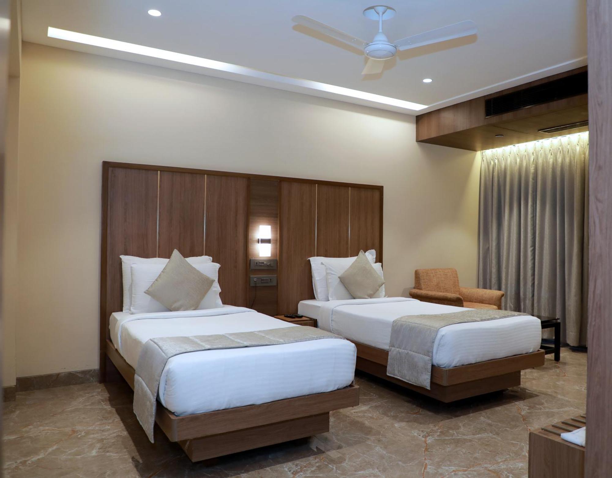 Hotel Archana Residency Mumbai Exterior photo