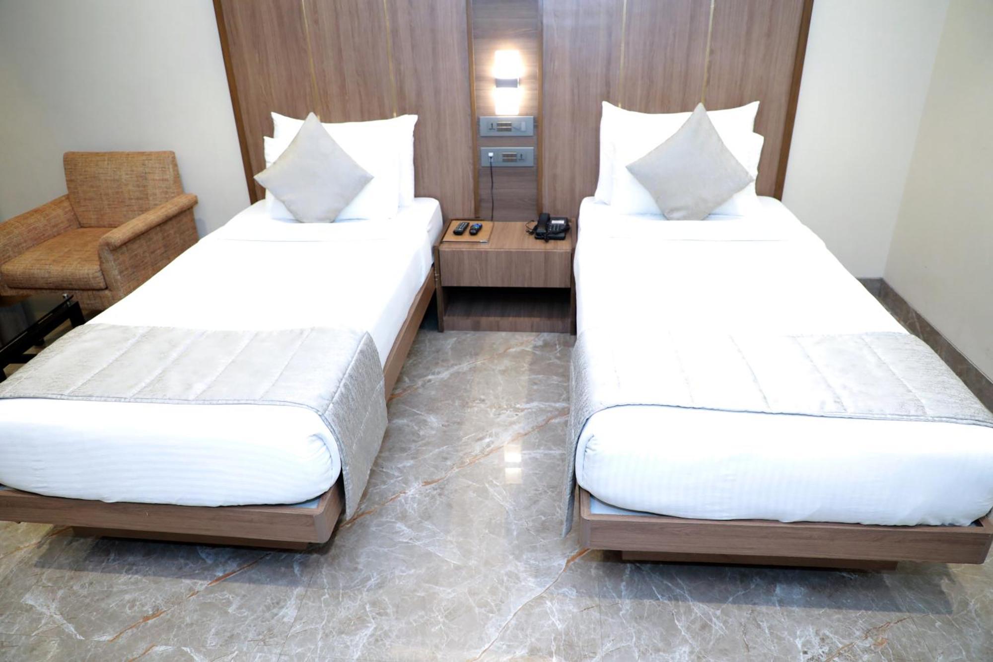 Hotel Archana Residency Mumbai Exterior photo
